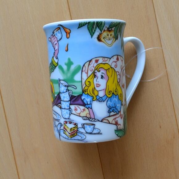 NWT Alice in Wonderland Cafe Mug 9 oz - Picture 3 of 5